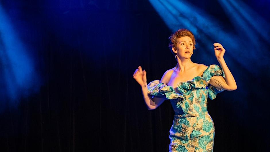 ELF LYONS AS CHAMELEON